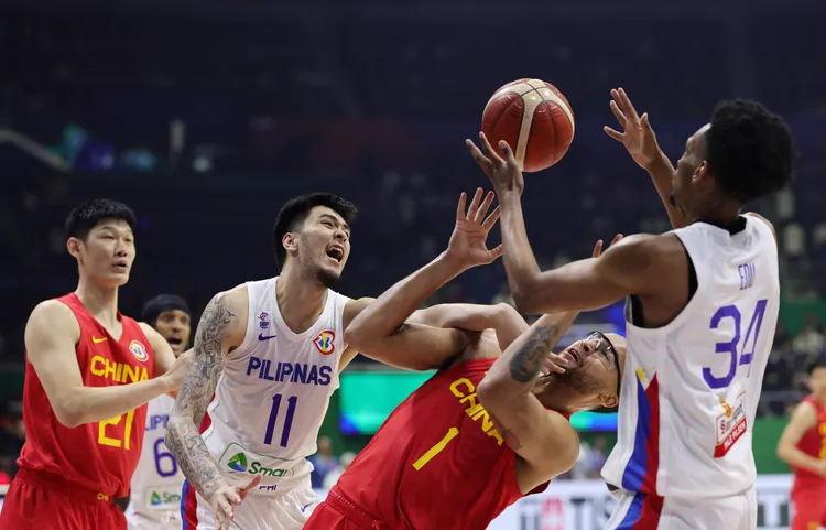 中國男籃75比96慘敗給菲律賓。路透社