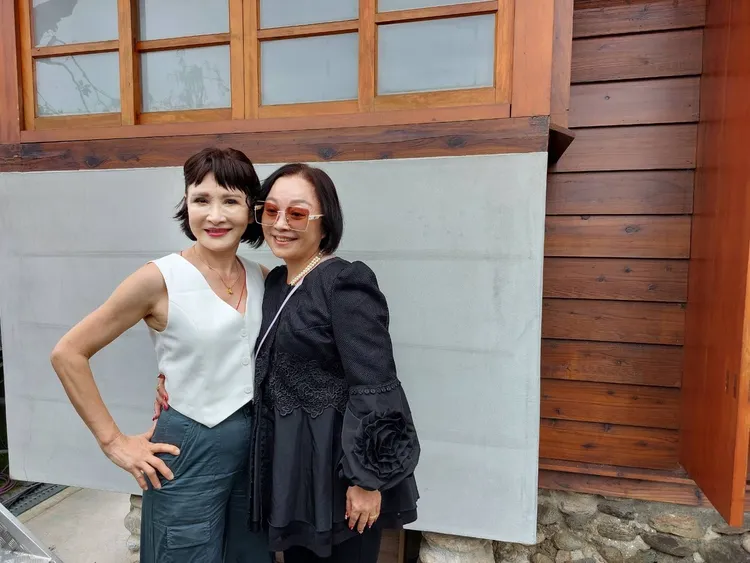 黃香蓮（左）與狄玫。渥洛克企業提供