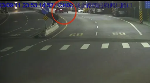 疑高速過彎失控連撞路邊3車　車內2人命大輕傷！「飄移」片曝光