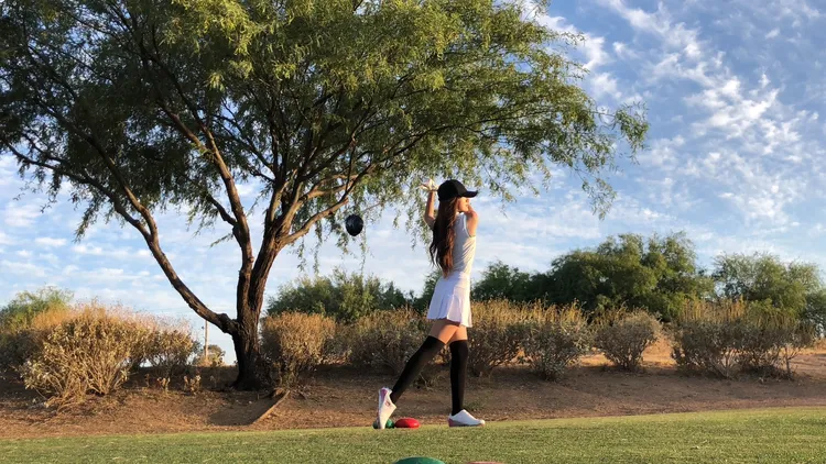 翁滋蔓姿態優美養眼。漫橘國際提供