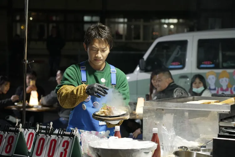 蔡昌憲提供自家水餃給主持群和製作單位當員工餐。三立提供