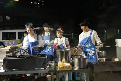 王彩樺夜市差點哭出來　胡宇威切到手流血 