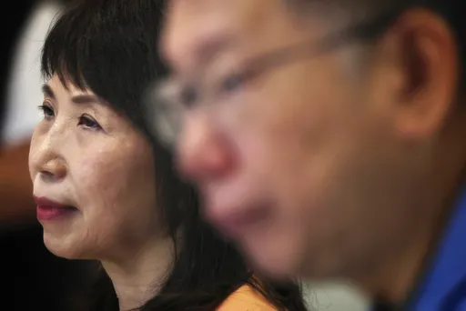 柯文哲響應代理孕母解禁！　陳昭姿甩獨派標籤力挺：阿扁也丟這貼圖