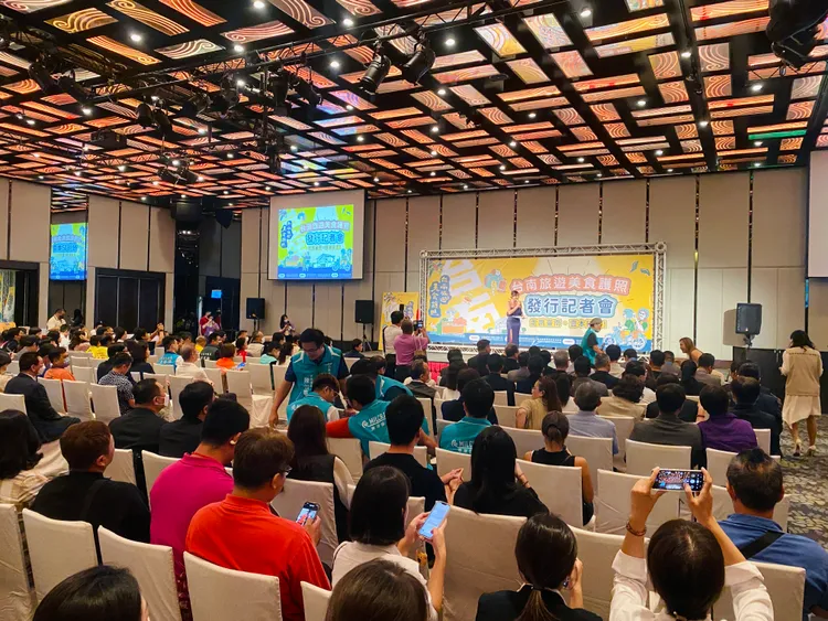 發行記者會集結觀光、美食、商圈等業者。王志弘攝