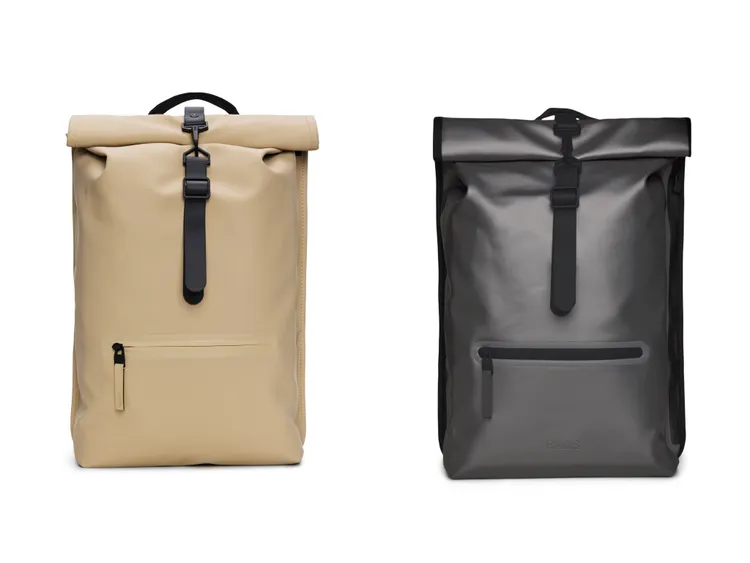 經典防水捲蓋後背包，各4580元。品牌提供