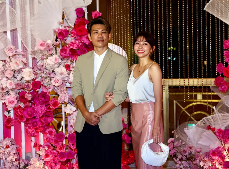 陳志強（左）打趣說今天會喝酒不騎車，右為曾智希。彭欣偉攝