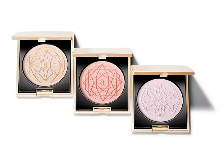 20周年限定蜜粉餅，各2700元。品牌提供