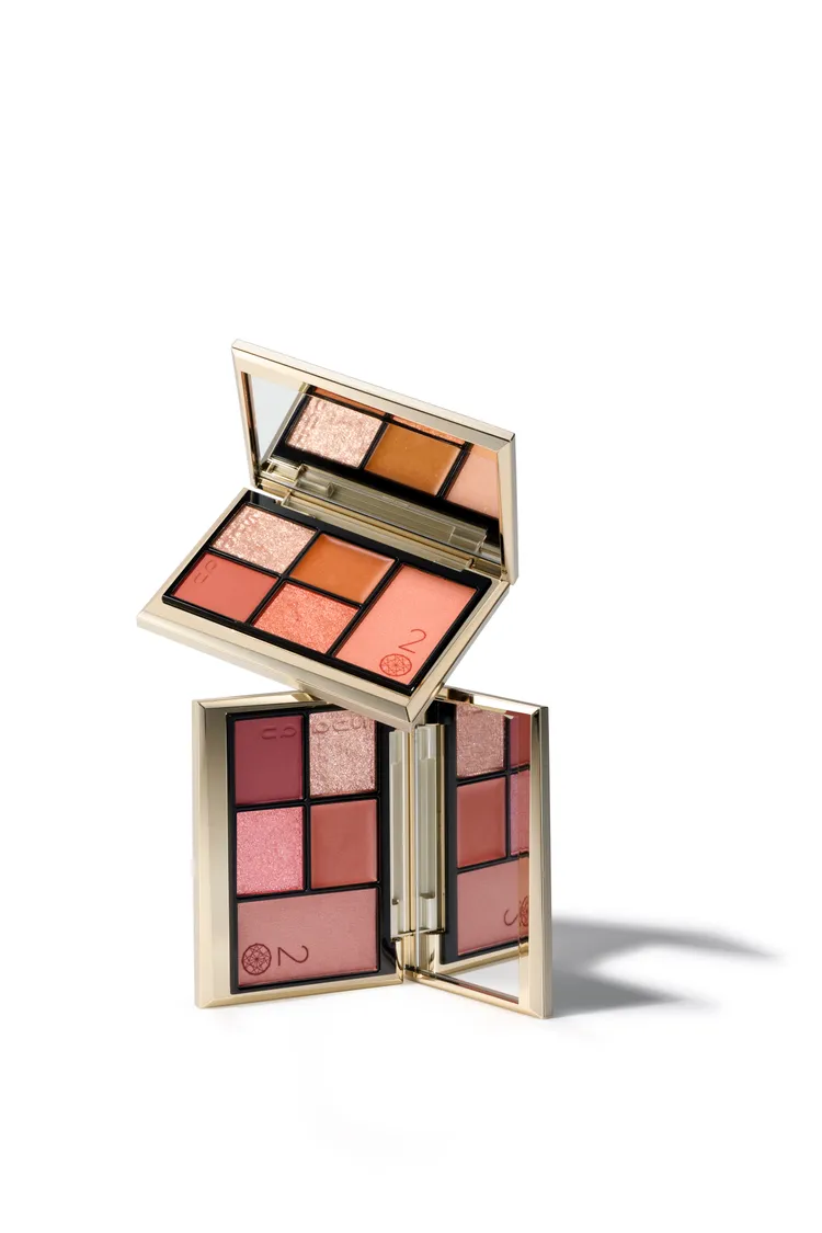 20周年限定眼頰彩盤，各3750元。品牌題供