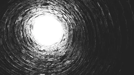 她手機掉井裡「釀3人電死」 老公幫撿先死、兩男救援陪葬