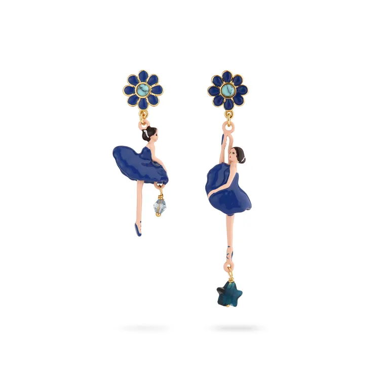 芭蕾舞伶睡蓮耳環，4800元。品牌提供