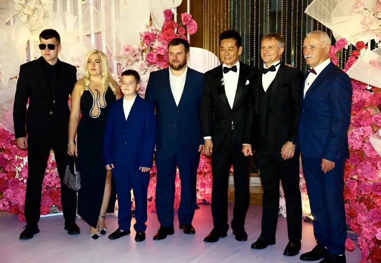 乃哥與親家合照。彭欣偉攝