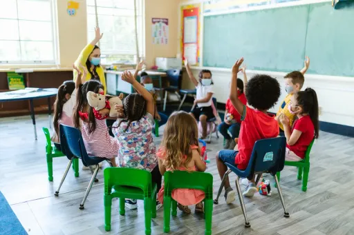 「發燒的大人小孩特別多」醫曝主因 家長哀哀叫:班上每天都有人發燒