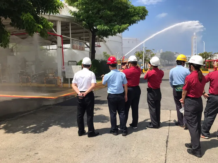 高市府全面稽查存放第五類有機過氧化物及近3年發生意外事故工廠計30家，杜絕潛在風險。翻攝畫面