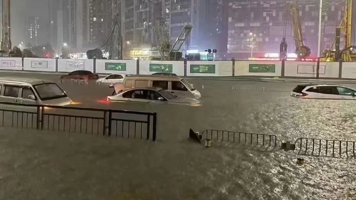 深圳淹水景象。翻攝推特