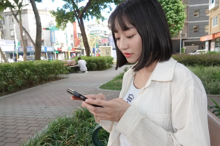 王妡以為遇到真愛，沒想到對方有正牌女友，還瞞著她半年。江孟謙攝