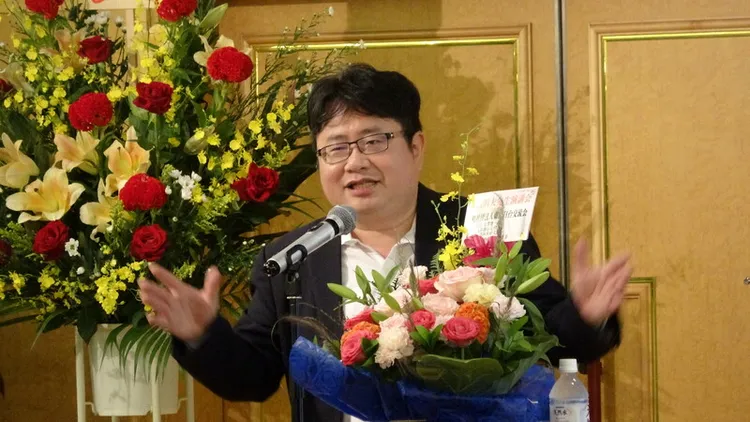 日本產經新聞台北支局長矢板明夫24日在東京演講，聽眾大多旅日台僑。他表示，2024台灣總統大選最重要的詞就是「九二共識」，這是中國要脅台灣的重要奪命索，只要台灣承認九二共識，台灣問題（議題）就是中國的內政。中央社