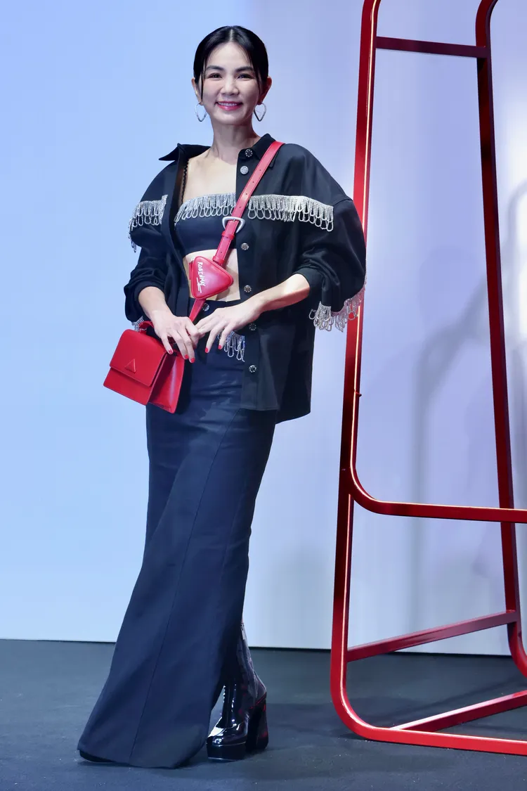 Ella透露自己左半邊身體出現麻痺症狀。林林攝