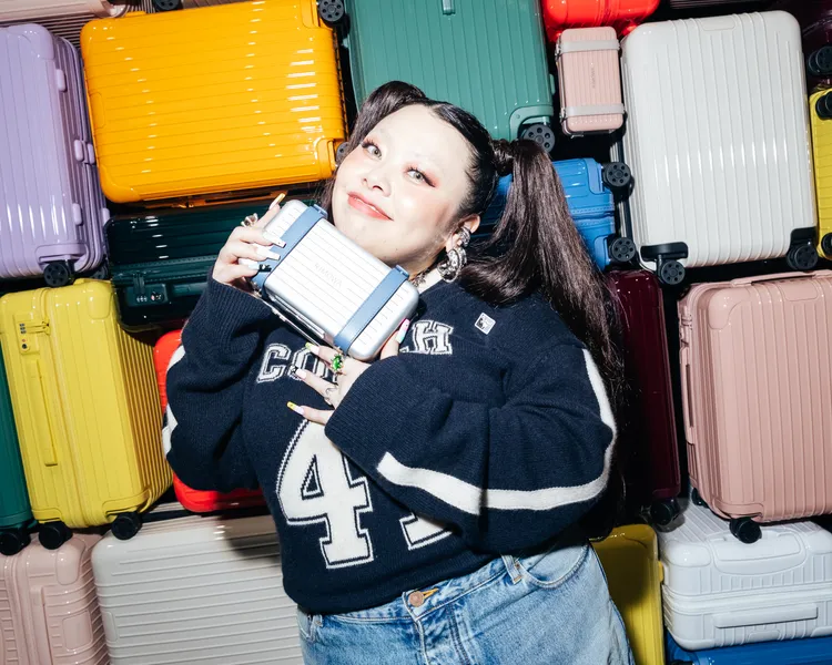 渡邊直美現身RIMOWA「SEIT 1898」紐約站。品牌提供