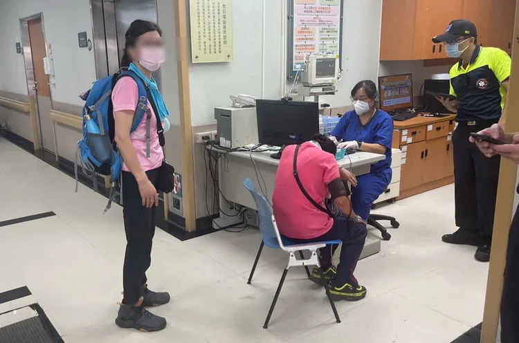 昨輕傷者到院治療情形。取自中央社
