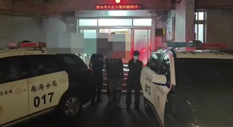 警方將幾名男子送辦。翻攝畫面