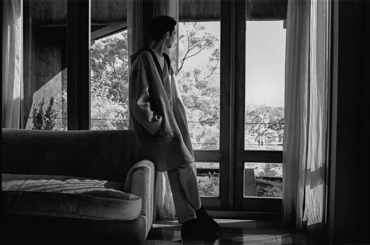 秋冬系列透過俐落剪裁維持簡約調性。品牌提供