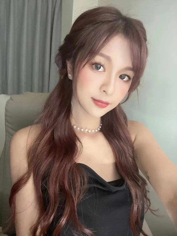 LANGSTAR 浪LIVE程緹艷麗多變，令人驚艷。