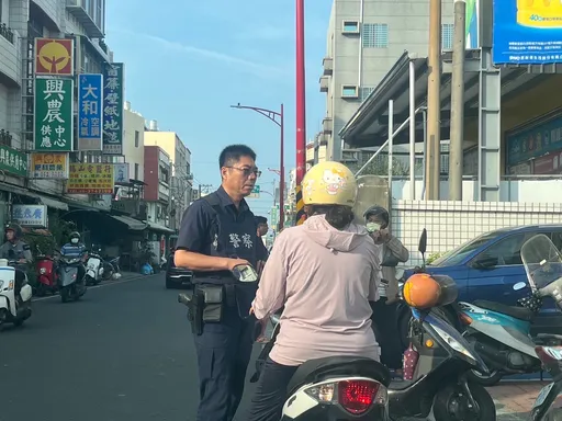 鐵了心減肥！女砸百萬買瘦身食品　氣呼呼帶警回家領貨才驚覺「還好警雞婆」