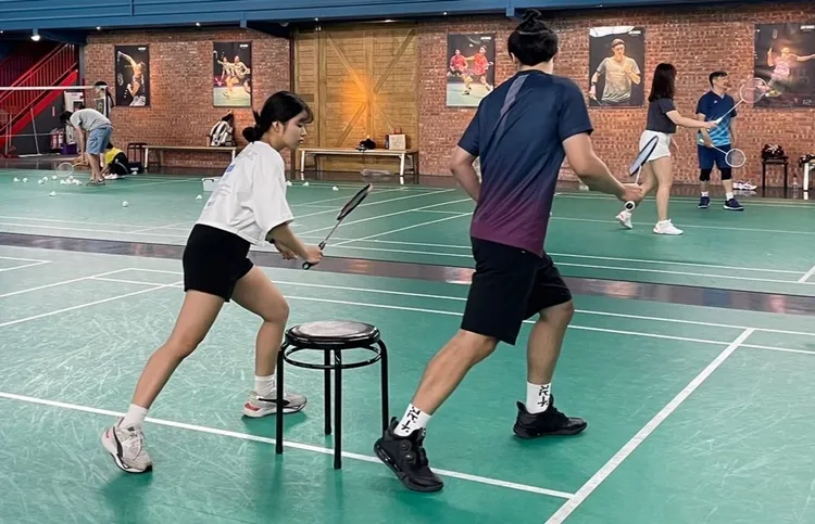 曾心怡訓練羽球。翻攝畫面