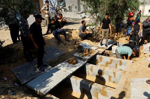 以色列狂轰哈玛斯 联合国:加萨近34万人流离失所