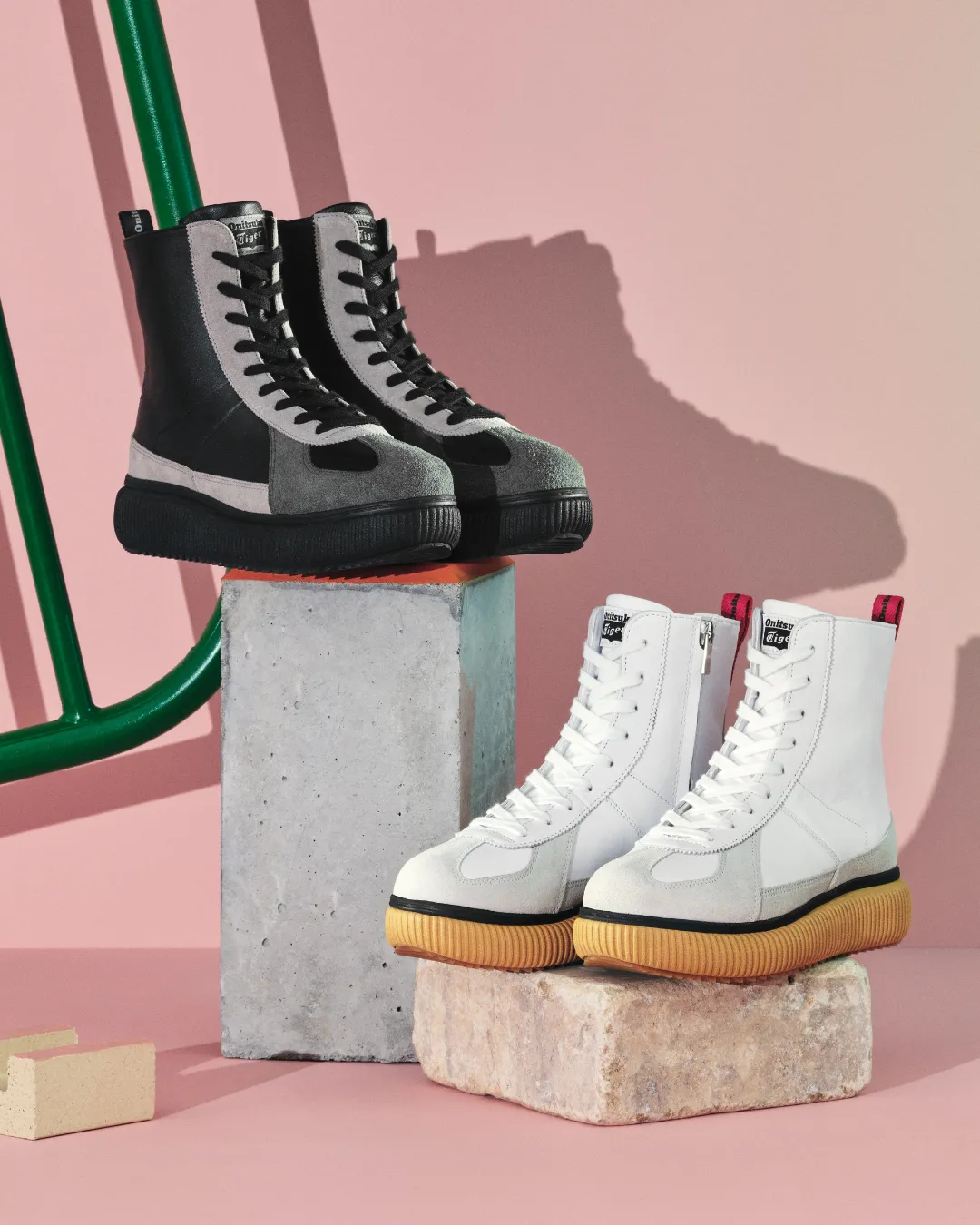 DELECITY BOOTS鞋款,各7480元。品牌提供