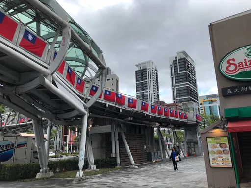 新北國慶升旗估逾2萬民眾參加   請假中侯友宜以「市民」身分參加