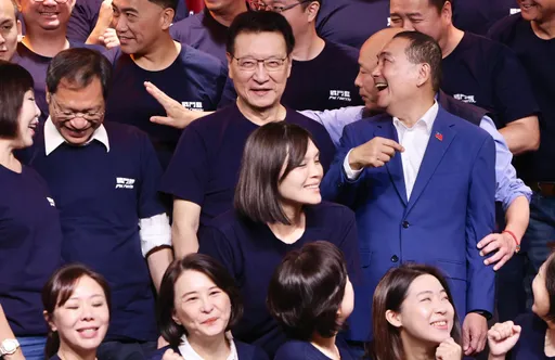 集結戰鬥藍引不滿?趙少康急喊「朱立倫才是太陽」 韓國瑜笑虧:揹石頭唱歌