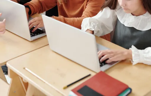 家長盡心教養不給3C!女兒電腦課跟不上 慘被師問:妳資源班的?