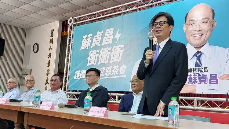 陳其邁說，前鎮漁港從髒臭變美麗，都靠蘇貞昌。凃建豐攝