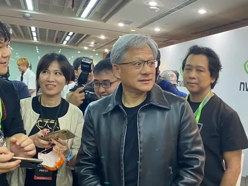 再現AI旋風？　傳黃仁勳將二次訪台現身鴻海科技日　