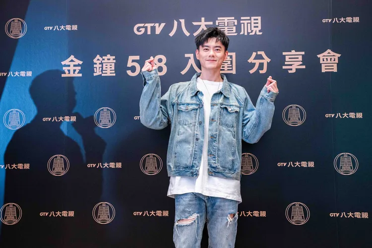 李程彬以《她和她的她》入圍迷你劇集男主角獎。八大提供