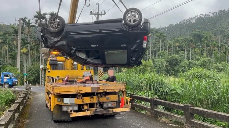 警方查扣肇事車輛，將依公共危險罪嫌法辦駕駛。警方提供