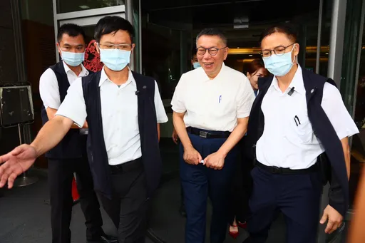 漫畫柯文哲自序惹議！急重新印刷　本人愧：希望出版社不要賠本