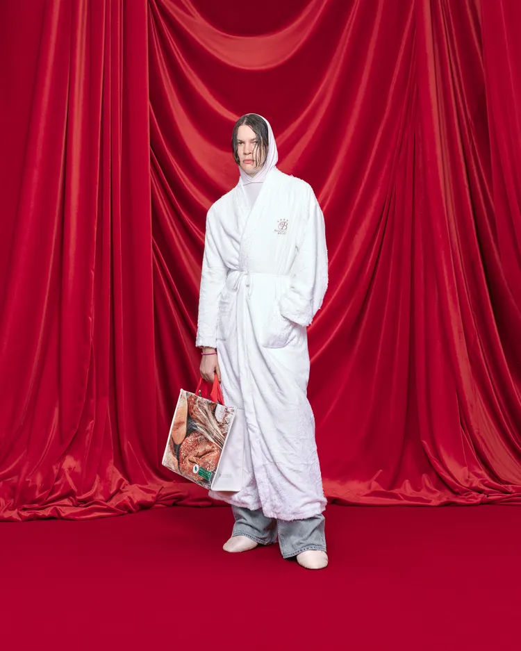 BALENCIAGA 2024春夏大秀。品牌提供