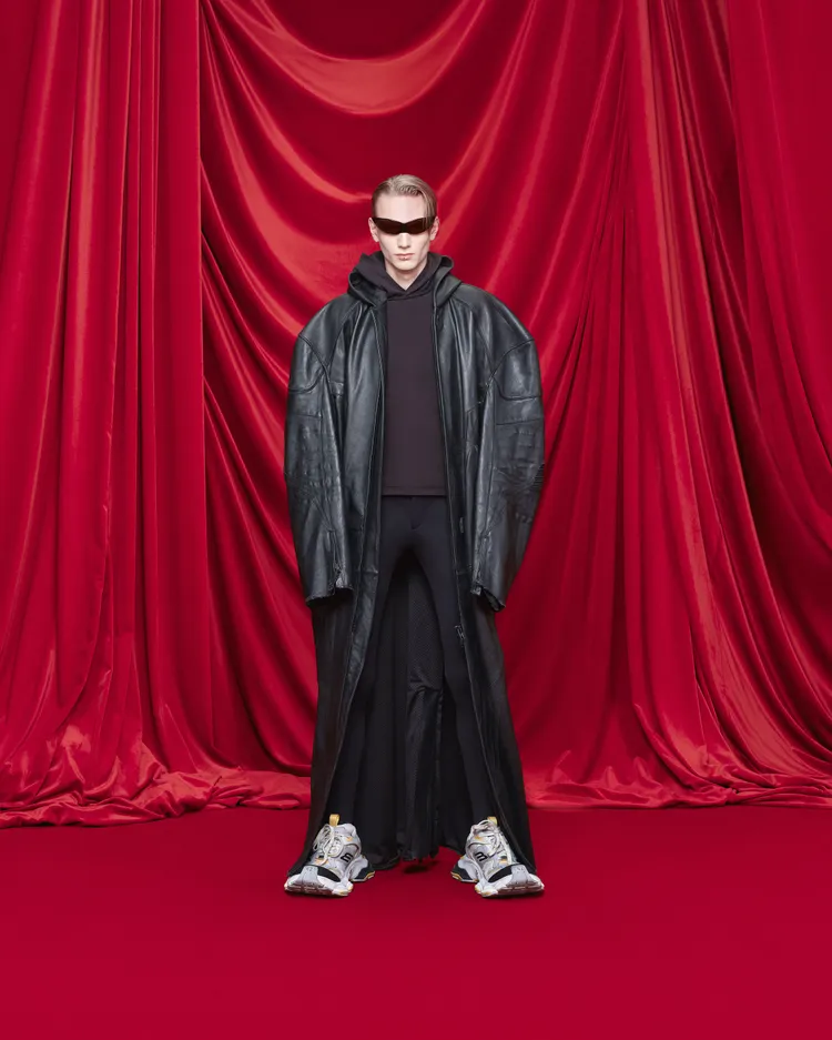 BALENCIAGA 2024春夏大秀。品牌提供
