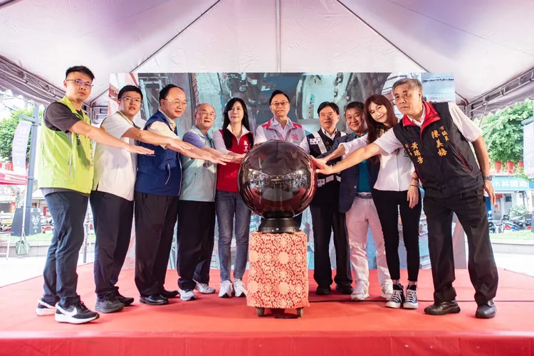 張善政主持桃園捷運綠線潛盾機發進祈福典禮。桃園市府提供
