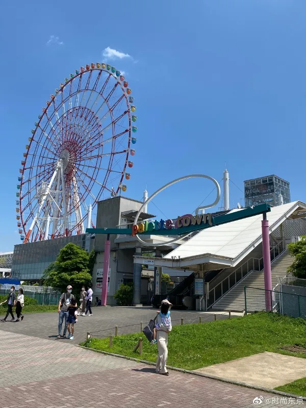 東京台場摩天輪在熄燈前，是日本的約會聖地之一。翻攝自微博