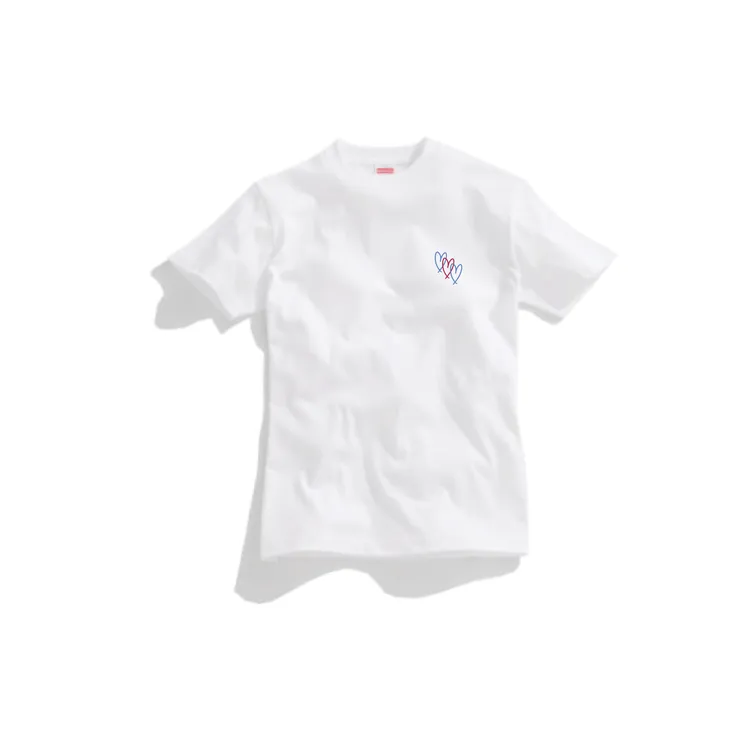 愛與美好T恤。永齡基金會提供