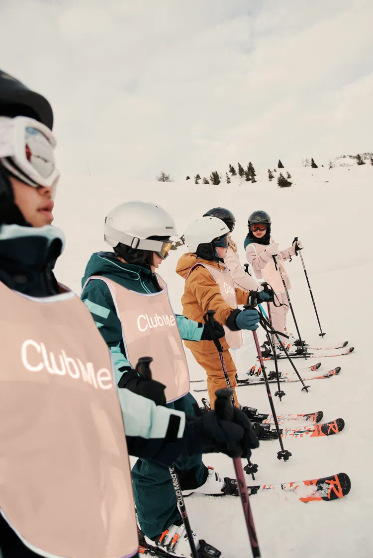  親子客挑選雪村時最在意「雪場易達性」、「行程性價比高」、「兒童照護服務」三大關鍵因素。業者提供