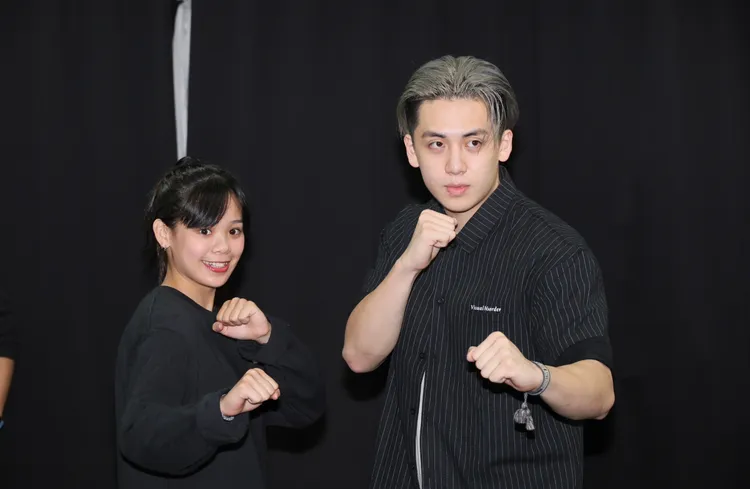 寶弟（右）有拳擊底子，左為胡子萱。攝影中心攝