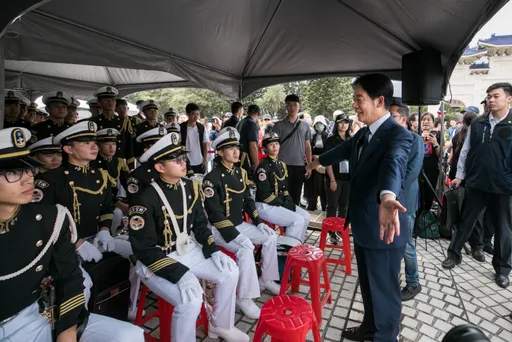 美台日四校樂旗隊交流演出 賴清德現身探班:盼大家明天都來參加國家慶典