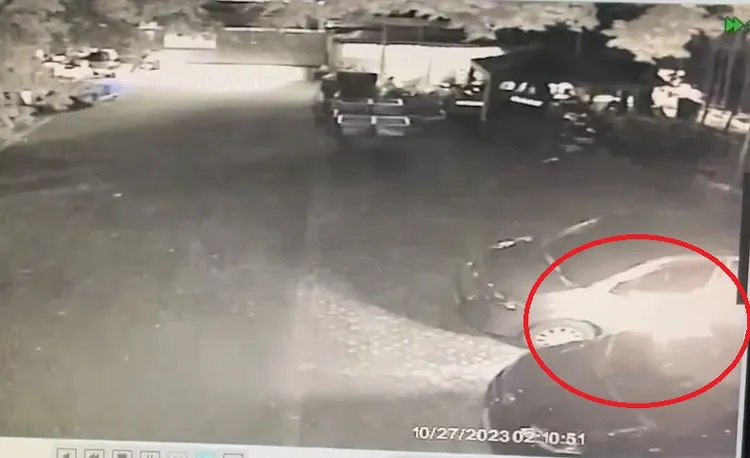 接體車起火燃燒。民眾提供