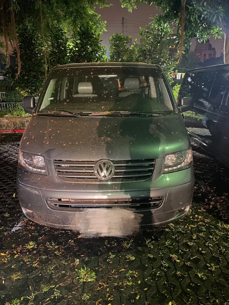 禮儀公司共有2輛車受損。民眾提供