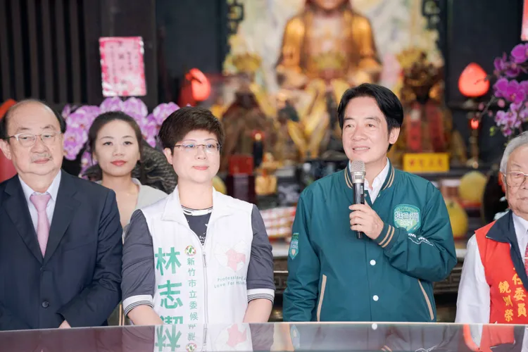 賴清德趕往新竹市輔選林志潔。賴清德競辦提供