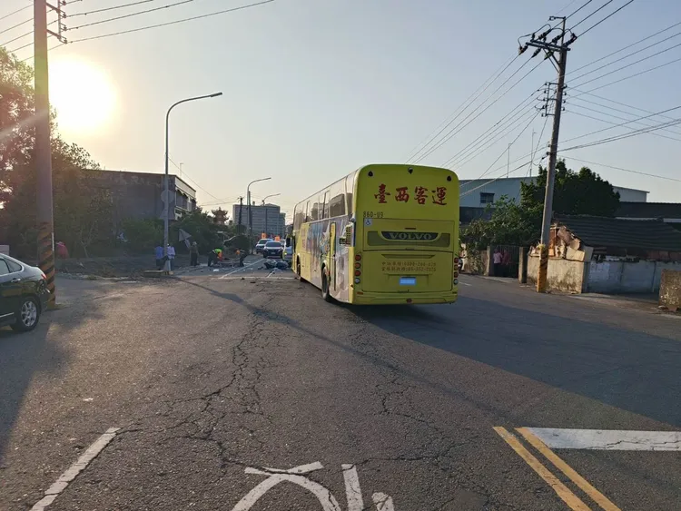 事故地點沒有交通號誌，由警方進一步釐清肇責。民眾提供